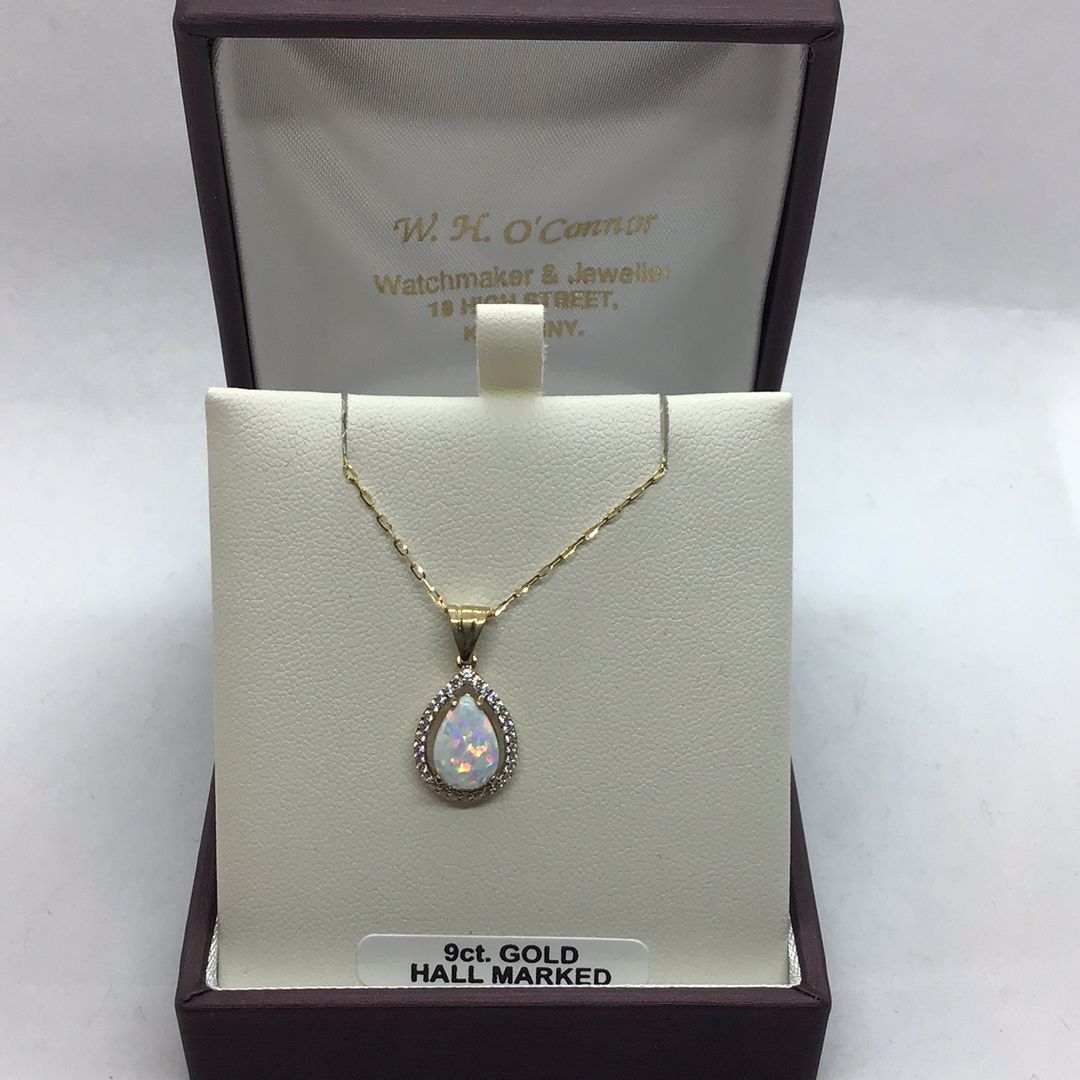 9ct. Gold Opal Pendant