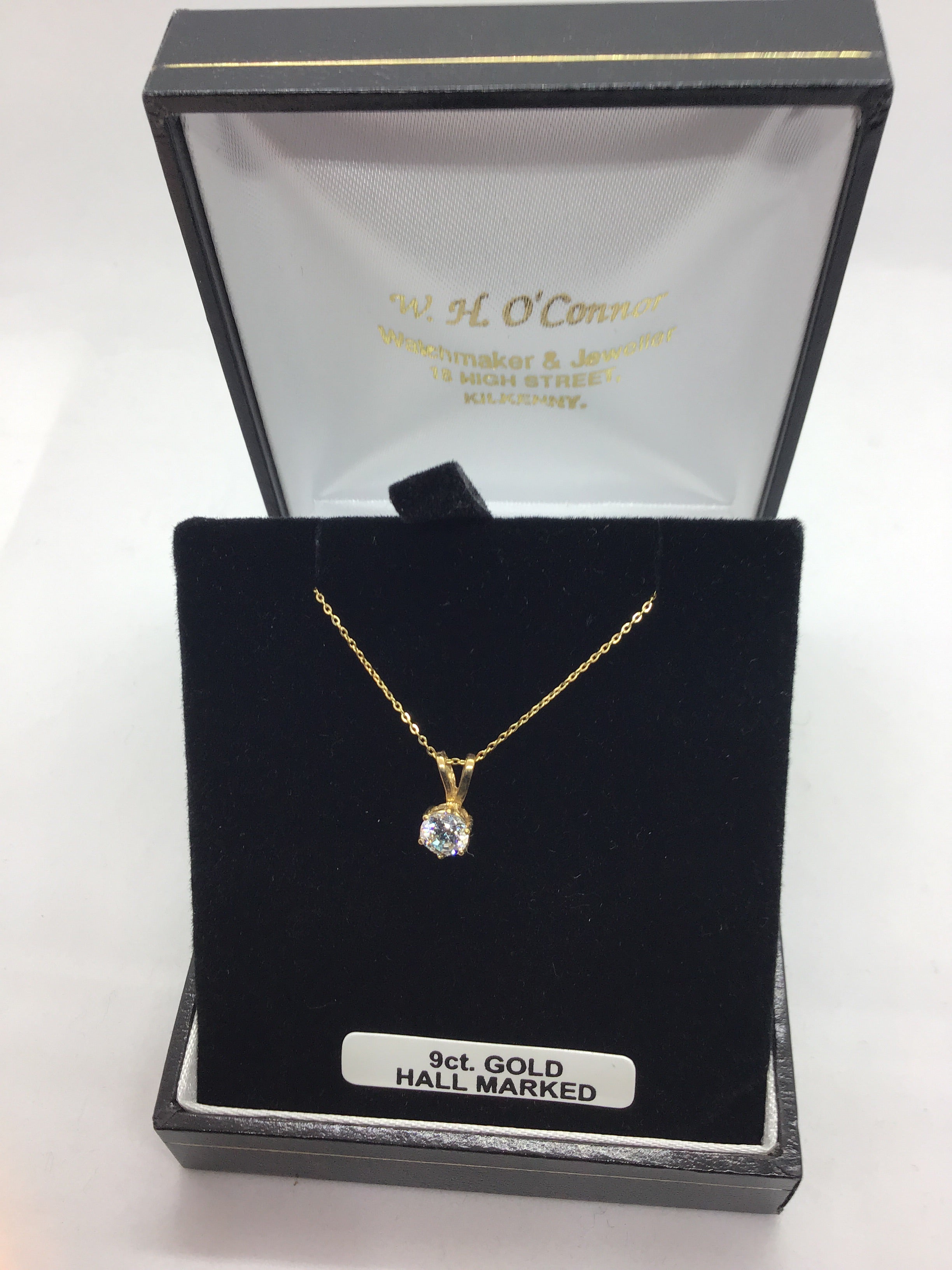 9ct. Gold CZ Pendant.