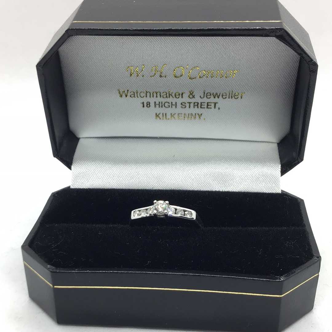 Engagement Ring Solitaire