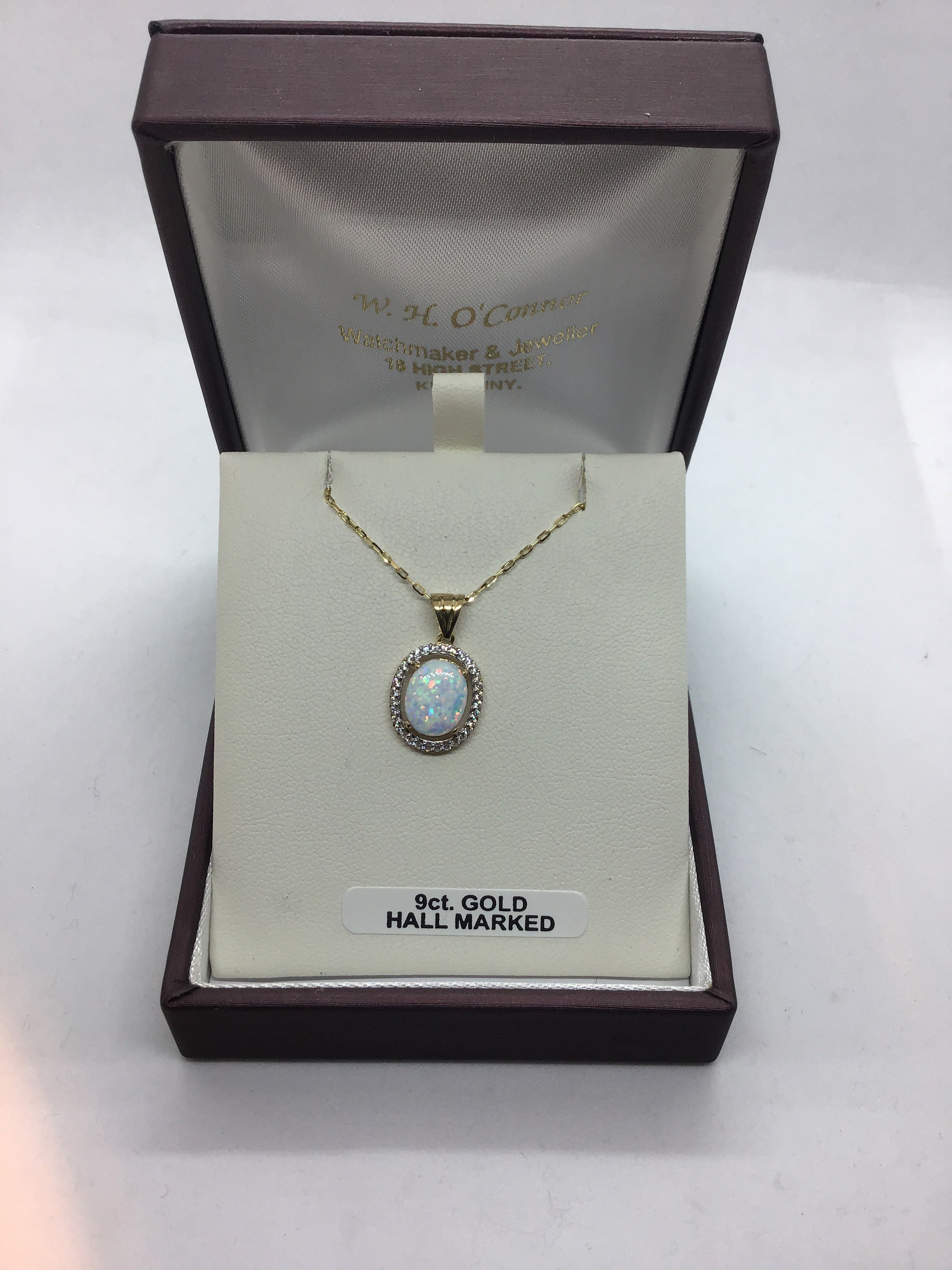 9ct. Gold Opal Pendant