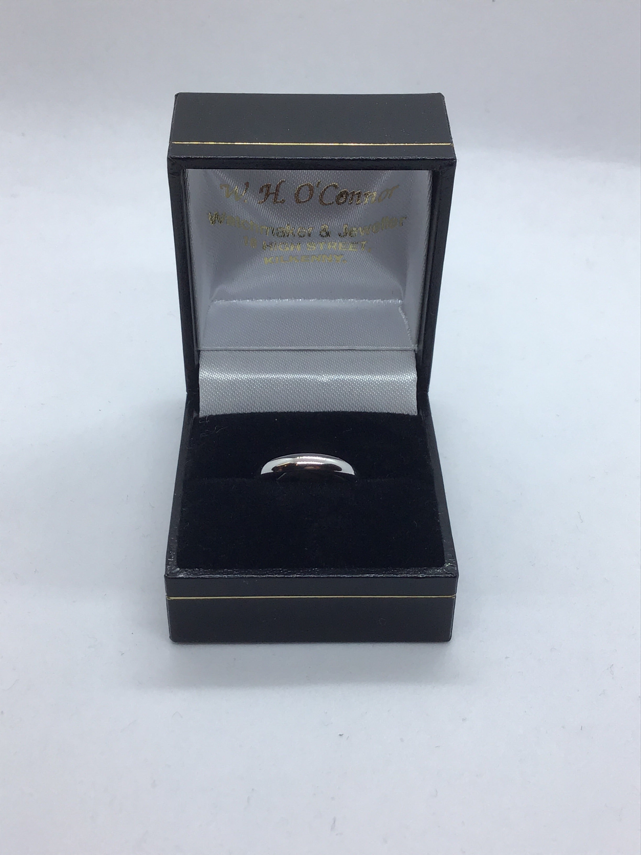 18 ct. White Gold Ladies Wedding Ring